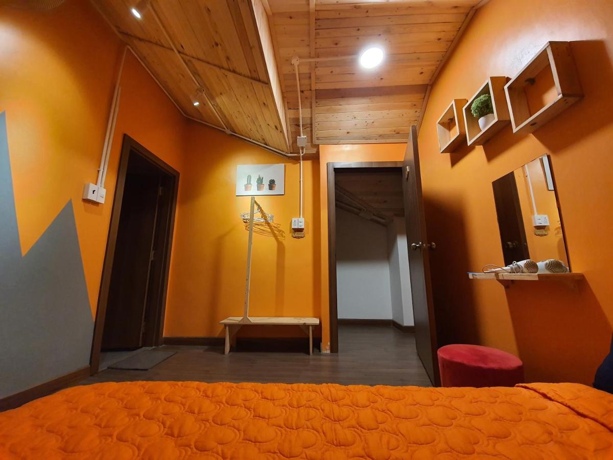 Lightning House 2 *
